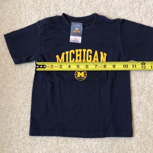 Michigan Basketball tshirt - Picture 5 of 5